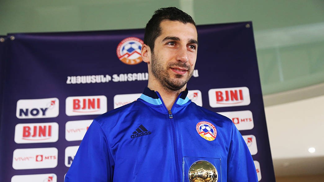 雷速-包含转折点上海海港遗憾出局，国王杯赛前攻防权衡，信心回归，训练强度明显提升的词条