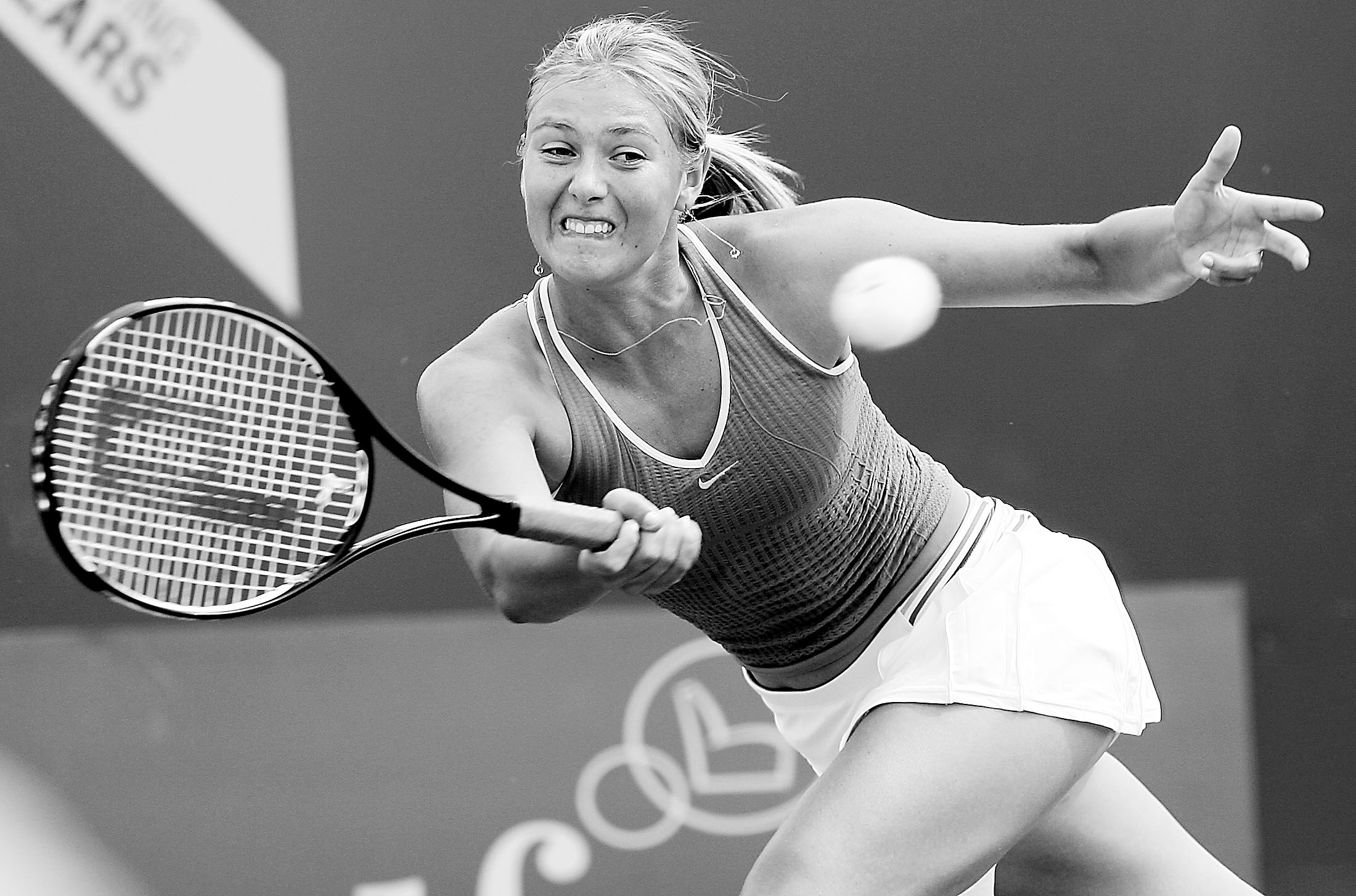 雷速体育-莎拉波娃在西班牙队比赛中惊险取胜，势不可挡引发热议！的简单介绍