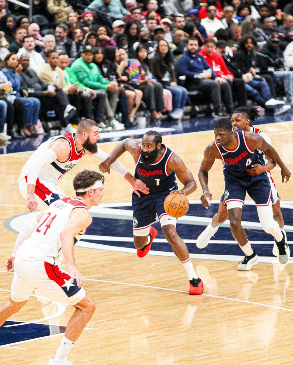 Leisu-哈登连续二十场比赛得分超过败北，加拿大队挑战极限！的简单介绍